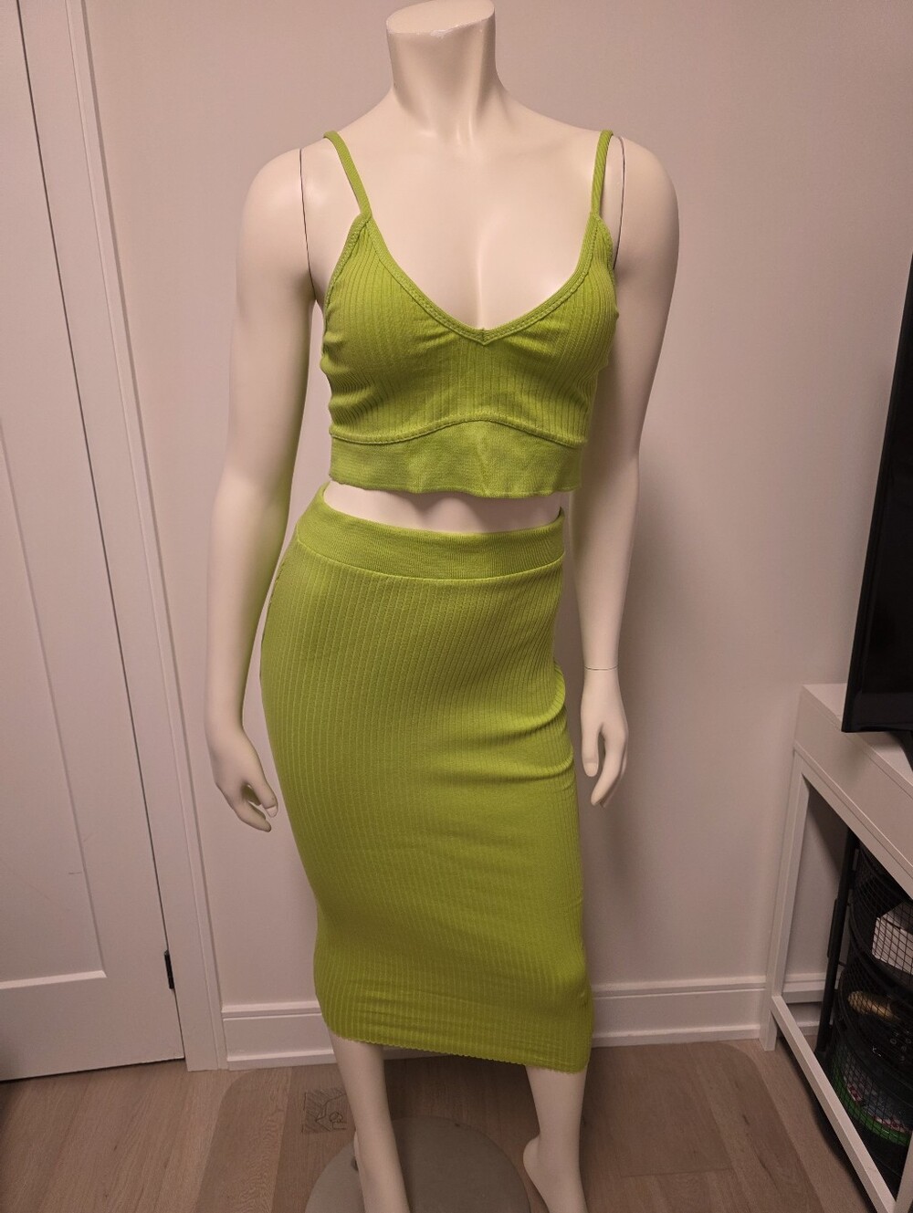 NWT Zara Lime Green Ribbed Midi Skirt S